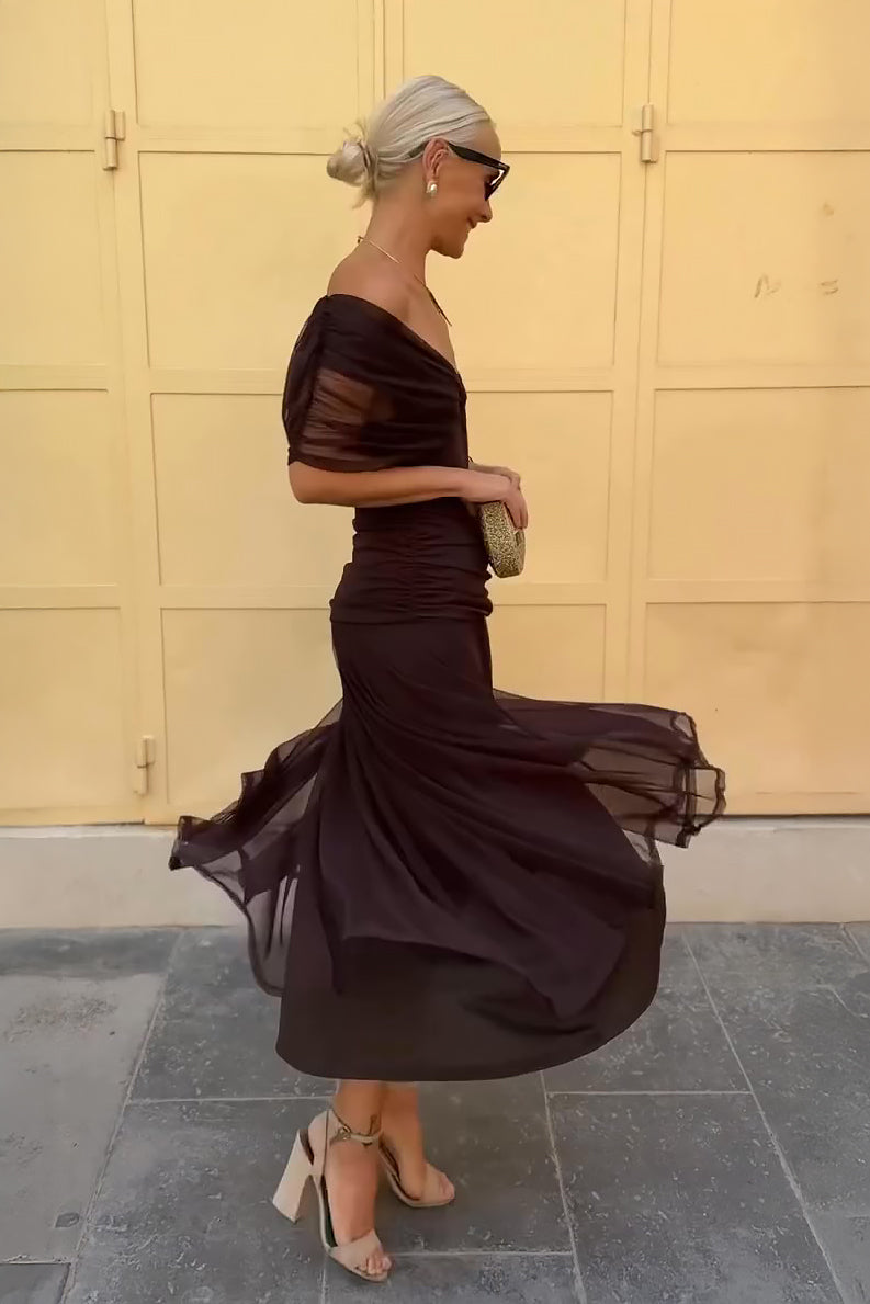 Vestido Longo Elegante Feminino com Decote Bardot e Saia Fluida