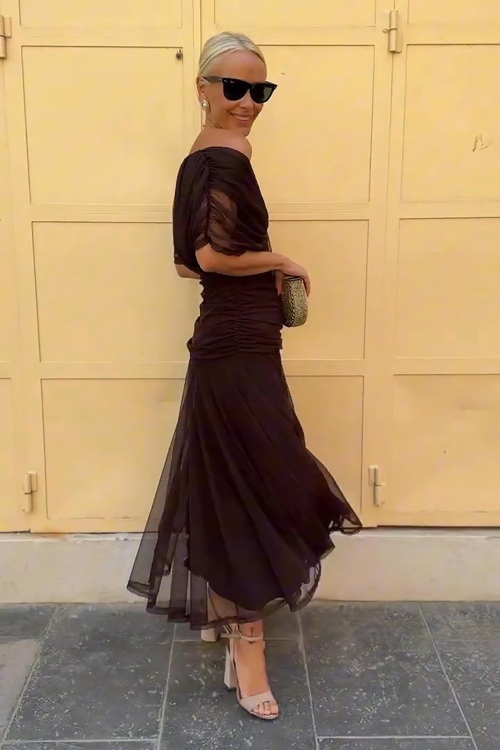 Vestido Longo Elegante Feminino com Decote Bardot e Saia Fluida