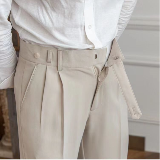 Pantaloni eleganți bărbați croiți, cu pli și picior drept